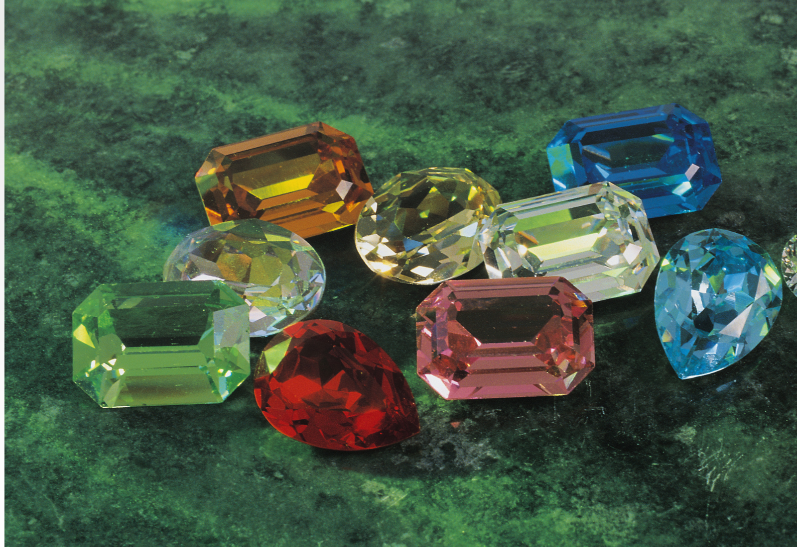 Natural Ceylon gemstone featured in the Y3K Journal